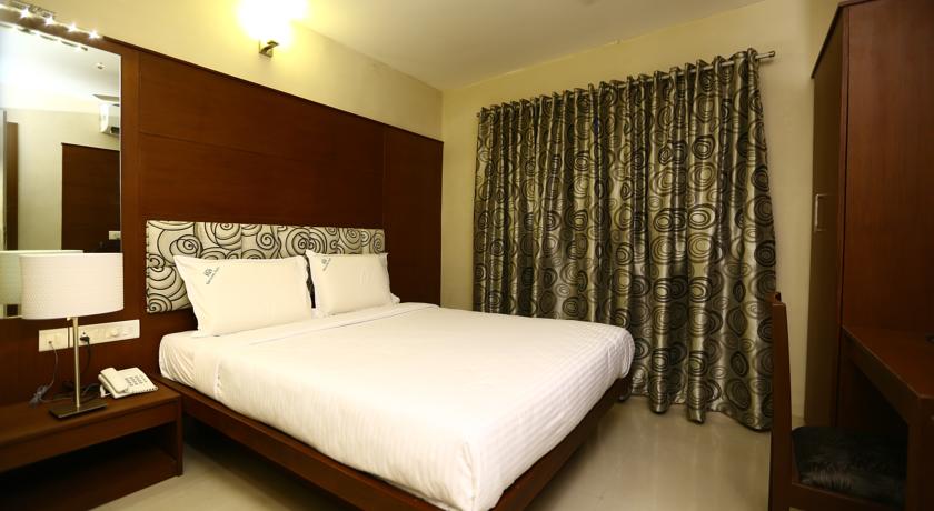 Hotel Greens Gate